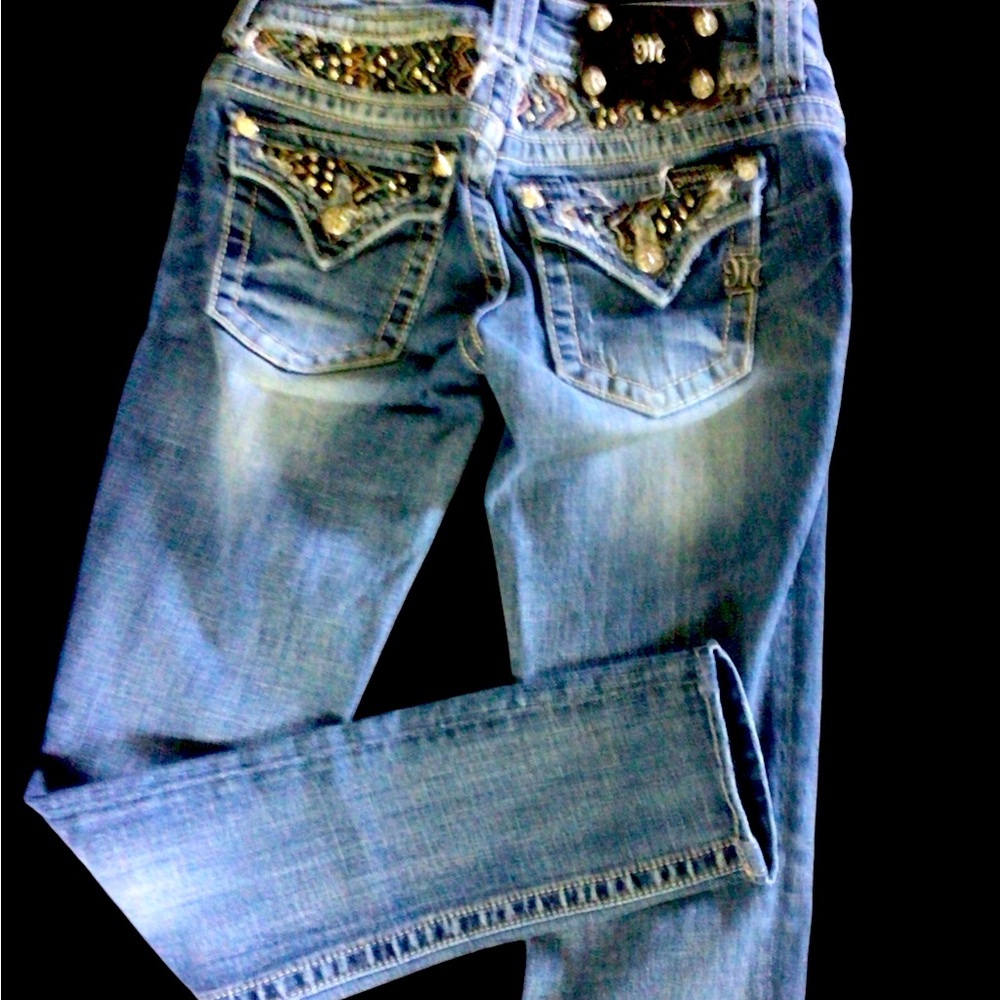 EUC....Miss Me Embellished Jeans SZ 26 x30